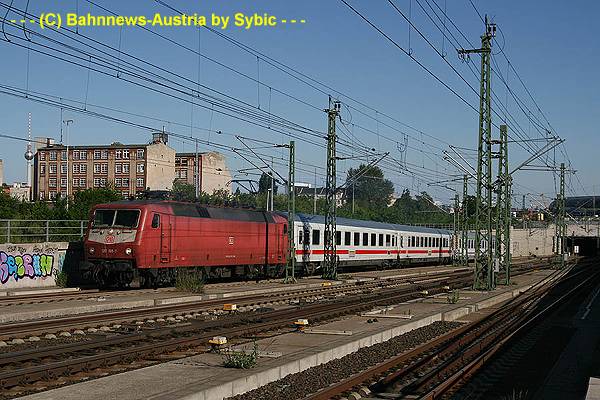 ©120 155 Berlin Hauptbahnhof 03_06_2010.jpg