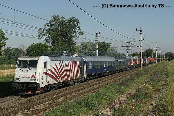 ©10 Loc185 666 Himberg SGz47188 10 07 2010.jpg