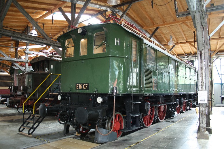 E 16 07 in der Lokwelt Freilassing