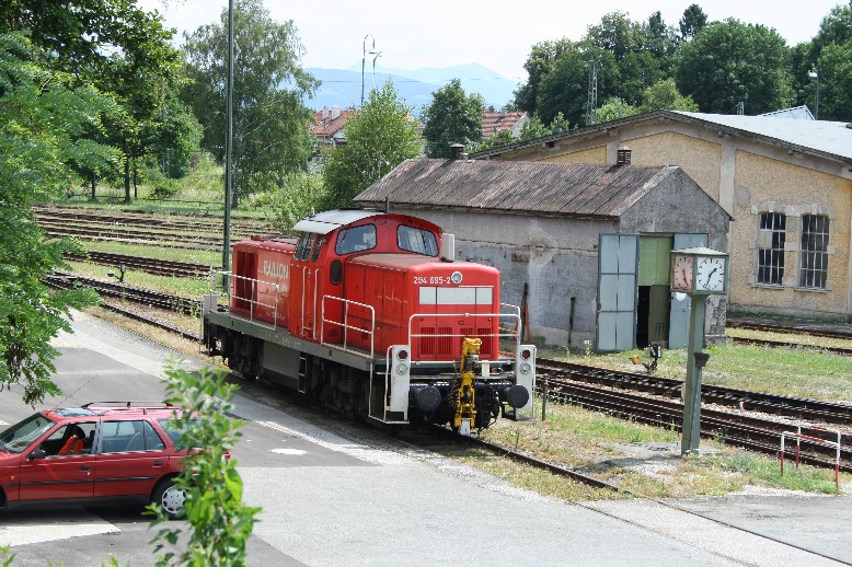 294 695 hällt Wochenendruhe im BW Bereich