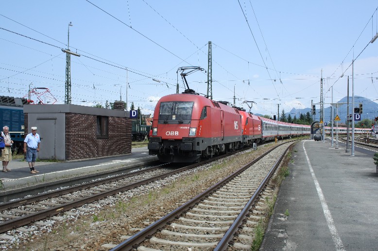 1016 013 und eine weitere 1016 mit OEC 564 nach Bregenz