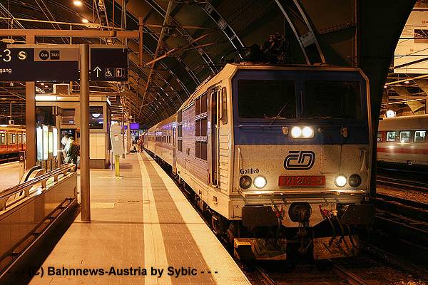©371 201 Berlin Ostbahnhof 07_06_2010 (2).jpg
