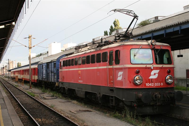 1042-033-9 (Medium).JPG