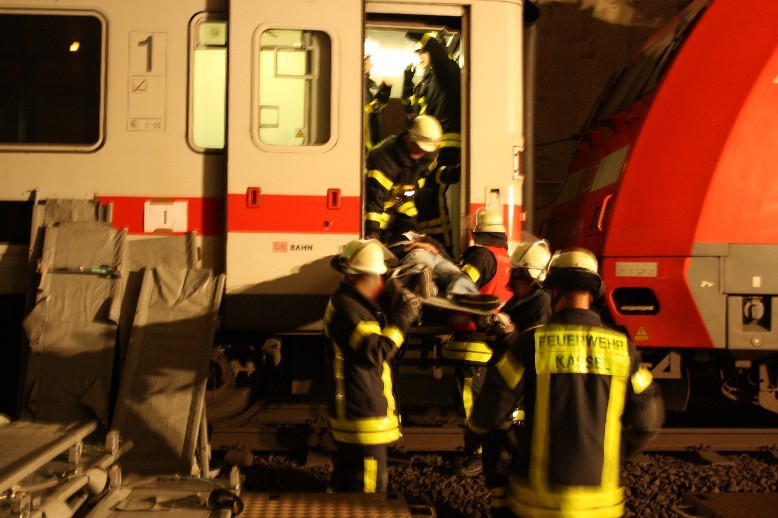 Die Rettung aus dem Zug von der BF Kassel
