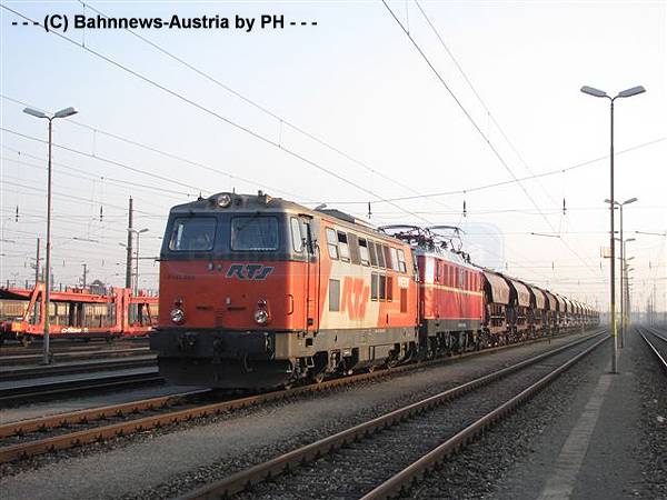 ©RTS 2143.005(101)+RPS 1041.202 mit RTS 93024 am 30.12.2010 in Wien Zvbf.jpg