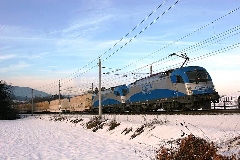 ©IMG_0897 (2) (mail) 04.01.2011 Adria 1216 921+ 1216 920 mit SLGAG 47381 nahe St.Veit a.d.Glan.jpg