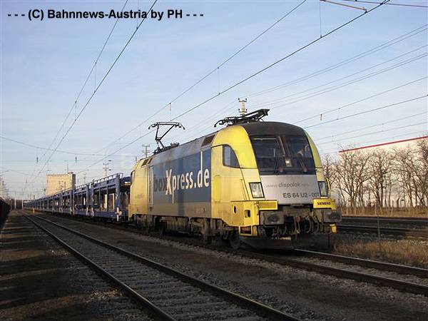 ©ES 64 U2-007 mit WLC 96622 am 16.1.2011 in Parndorf.jpg