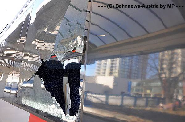 2011 marec trolej v PTA 038.jpg