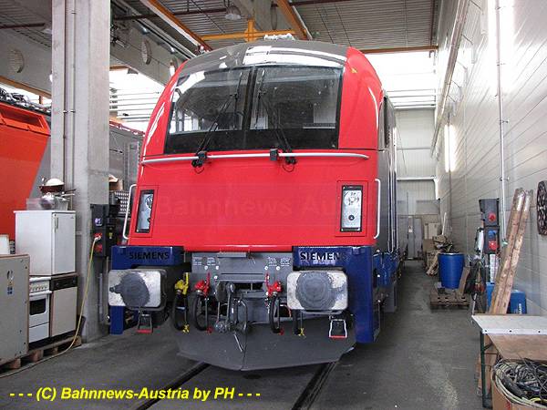 83FUC 1216.302(1) am 11.3.2011 in TR Linz (Fabr. 21463).jpg