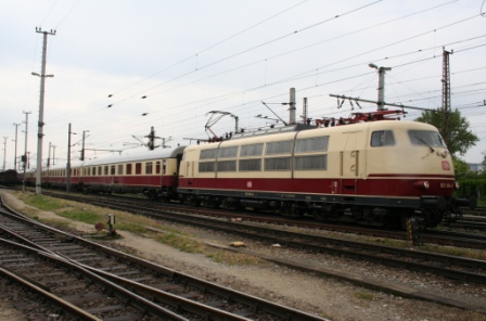 DB 103 184-8 mit D17223 am 1.5.11 in Wels (2).JPG