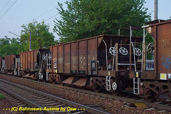 EWS_YGB_Erzwagen in Lokomo_47189_22MAI11_a.jpg
