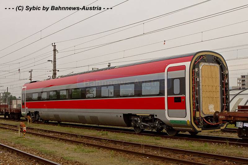 ETR1000 Zwischenwagen Frachtenbahnhof Floridsdorf 24_04_2014 (1).jpg
