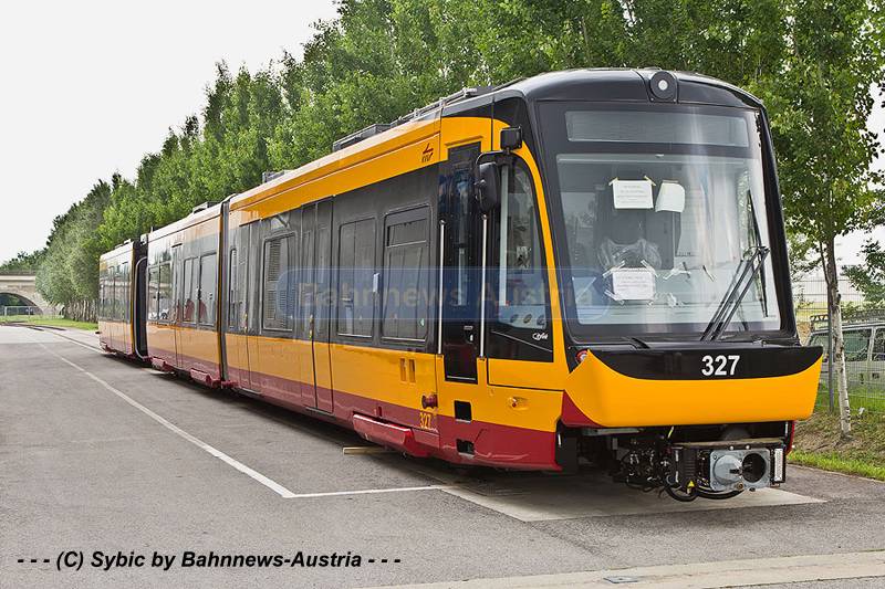 Karlsruhe Tram 327 RailTec Arsenal 27_05_2014 (8).jpg