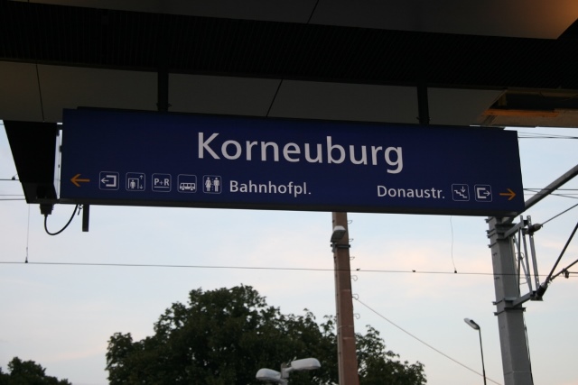 Neues Bahnhofsschild ist bereits montiert!