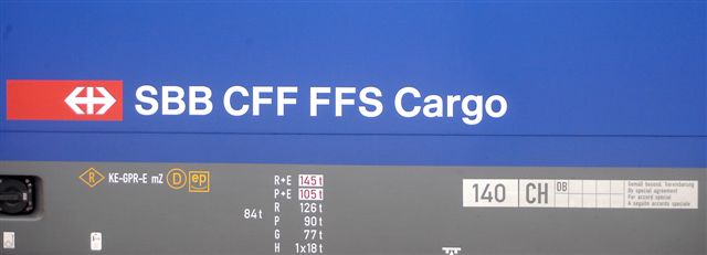 wobei die 482.045 nur für die CH und D die  Zulassung angebracht hatte.