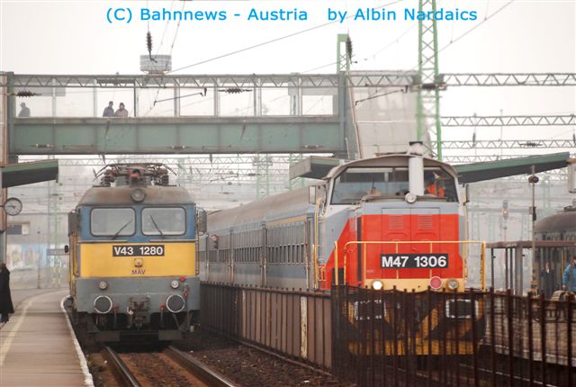 V43 1280 neben M47 1306_Tatabanya_24.11.06