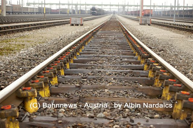 damit der "Speno" arbeiten konnte, mußten in dem Abschnitt sämtliche Retarder entfernt werden