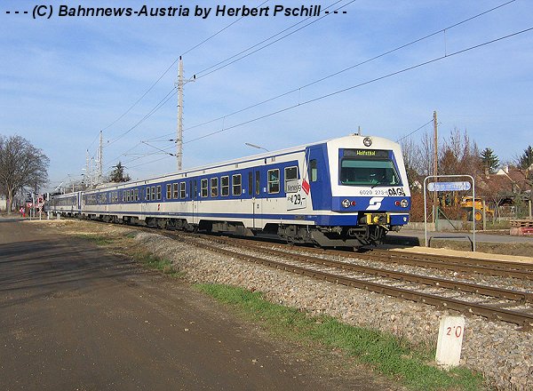 4020.243+234 mit R 2443 am 14.12.2006 in Laa an der Thaya.jpg