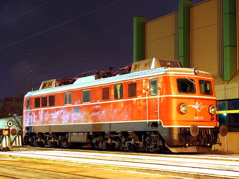 Den Beginn macht die schöne 1110.505 im "Freigehege"