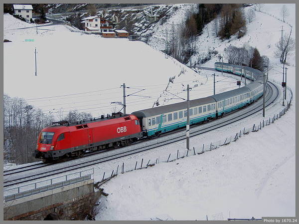 Eine 1116 bespannt den EC 87.