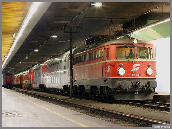 Am 5. Jänner 2007 bespannte die 1042.518 den Regionalexpress  7124 nach Krems an der Donau