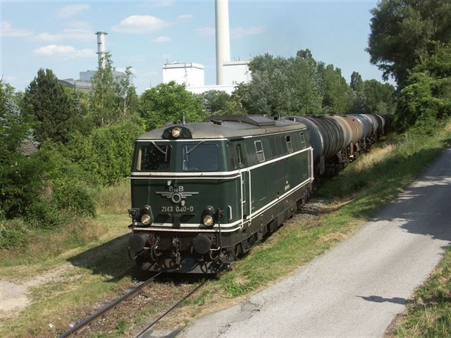 Im Juni 2005 beim Ölpendelverkehr in der Lobau