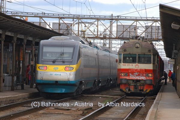 CD 682.004 als EC 72_neben_ZSR 560.011_in Breclav_090207