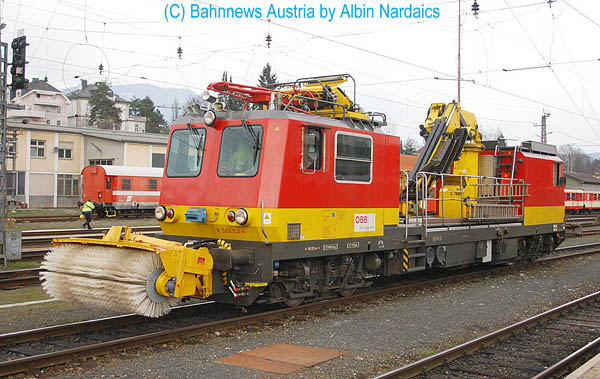 X 552.102 mit Kehrgerät ausgerüstet ( gesichtet in Villach Hbf.)