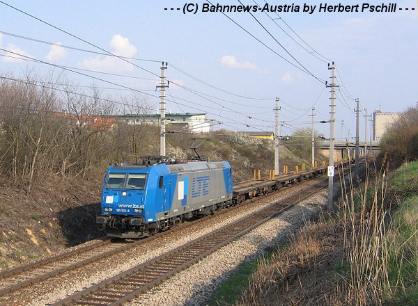 LTE 185 524 mit RTS 95046 am 1 4 2007 in Parndorf Ort.jpg