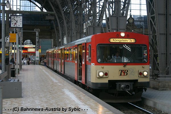 VTS2E 4B 4A Frankfurt Hbf 01_08_2005.JPG