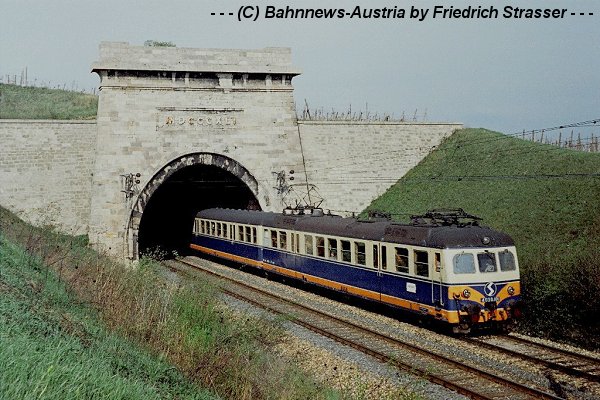 ÖBB4030 101 Gumpoldskirchen.JPG