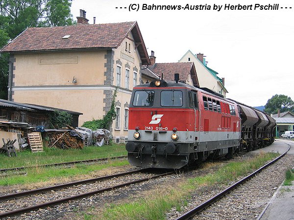 2143 016 am 29 6 2007 in Neunkirchen Lokalbahn.jpg