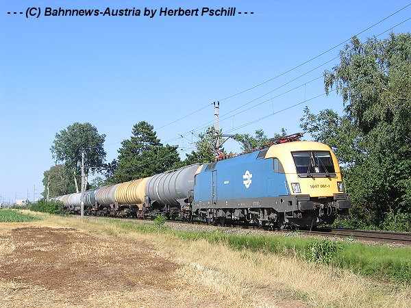 MAV 1047 001 mit 47135 am 14 7 2007 in Ebenfurth.jpg