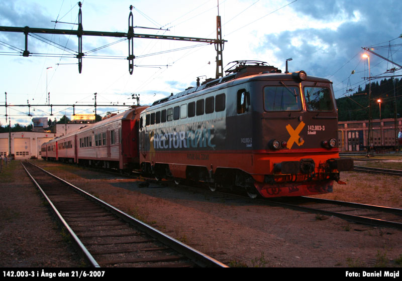 (Sw229) 142.003-3 in Ange (21.06.2007).jpg