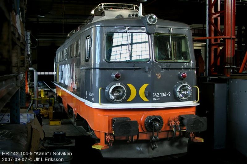 (Sw 260) 142.104-9 in Notviken (07.09.2007).jpg