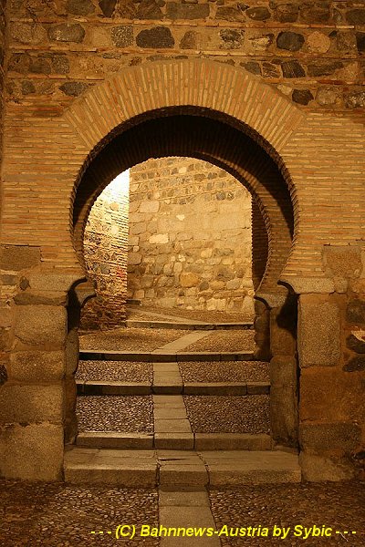 Toledo bei Nacht 01_10_2007 (8).jpg