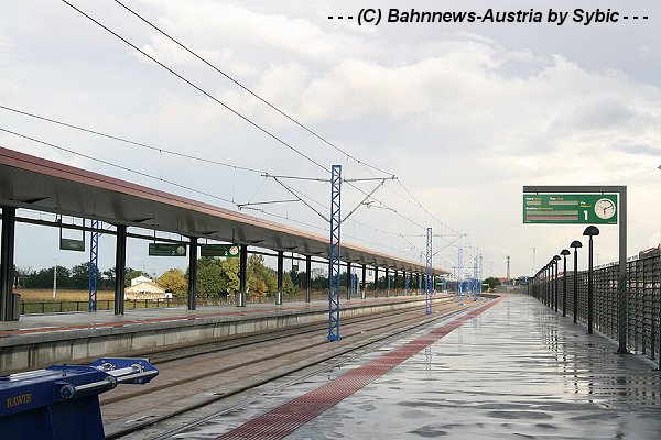 Bahnsteig Bahnhof Toledo 03_10_2007.jpg