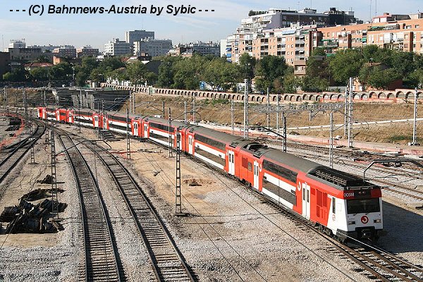 450 005 450 006 Madrid Chamartin 04_10_2007.jpg