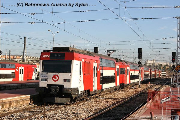450 043 450 044 Madrid Chamartin 04_10_2007.jpg