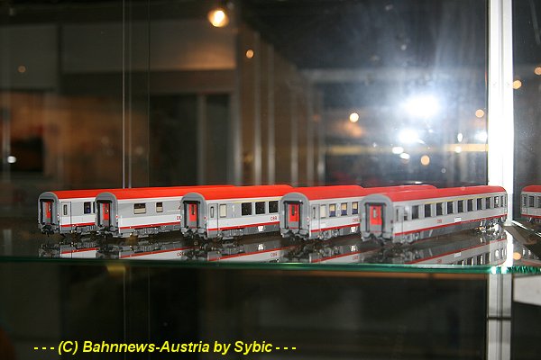 Railtop ÖBB CRD Eurofimawagen.jpg