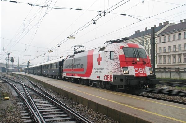 VSOE 13602 nach Prag am 27.09.07 in Ws.JPG