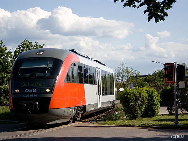 5022.038 als R6539, kurz vor der Hst Bad Fischau.