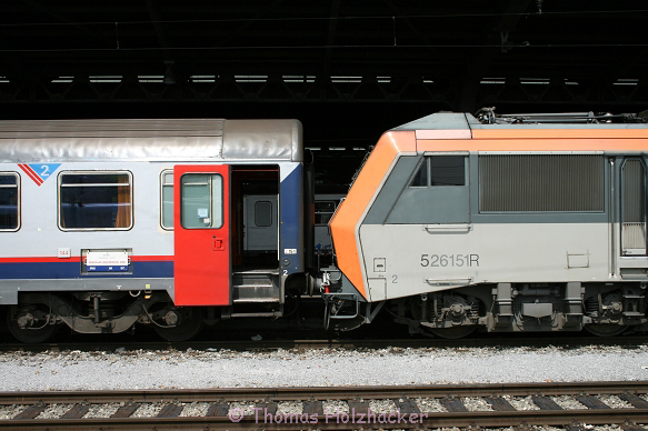 ....SNCF Lok mit belgischem EC Wagon...