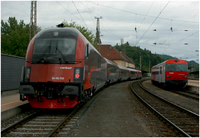 Railjet+1116.201 SPROB 93425 nach seiner Ankunft in St. Veit an der Glan am 18.5.2008.jpg