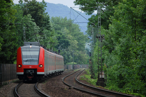 425 573 als RE8 nach Mönchen Gladbach HBF nächst Bonn Oberkassel