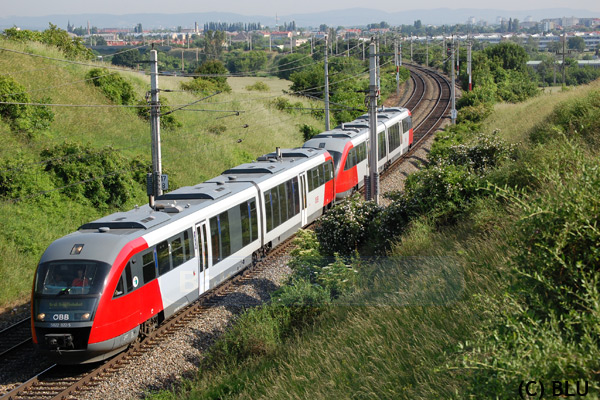 5022.022 und ein weiterer 5022 als Bad Blumau-REX nach Graz HBF