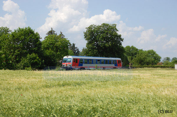 5047 086 als R7717 am 1.Juni auf der Fahrt nach Sopron in Wiener Neustadt, Sägewerkssiedlung.