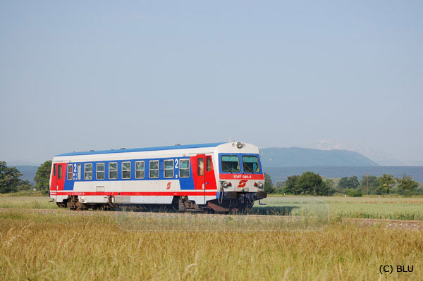 Und nochmal 5047 095 auf der Strecke, wo sie uns noch etwas erhalten bleiben: 5047 095 als R7776 zwischen Sollenau und Teesdorf am 31.05.08 auf der inneren Aspangbahn.