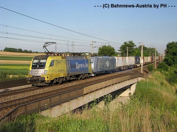©182 563+185 548 mit TX 41138 am 30 6 2008 bei Parndorf Ort-900.jpg