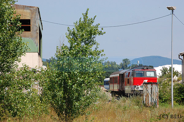 Die beiden bleiben noch vor Ort...